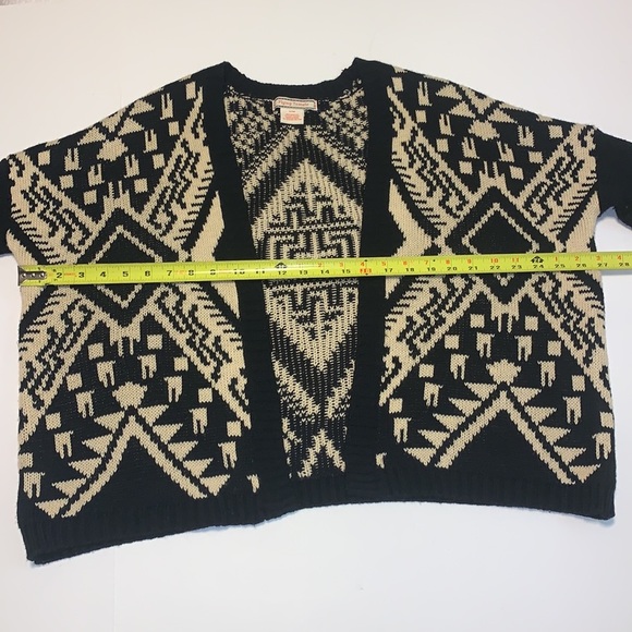 Flying Tomato Black and Cream Tribal Print Cardigan - Women’s Size Small - Picture 9 of 9